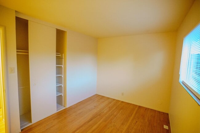 Building Photo - Single-Story Vallejo 3BR on HUGE Lot! 4-Car Parking, Covered Patio & 15 Min to Napa!