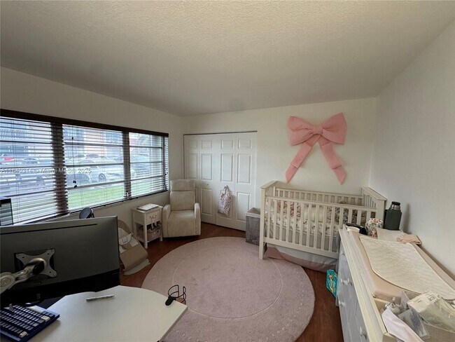 Building Photo - 7711 SW 56th St