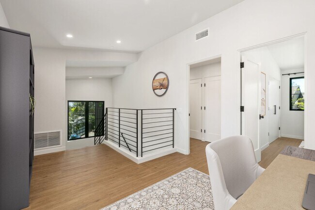 Building Photo - 28832 Shady Pl
