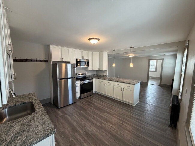 Building Photo - 14 Kearsarge Ave