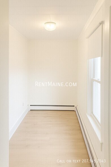 Building Photo - 619 Main Rd