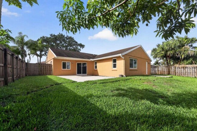 Building Photo - 1329 SW 151st Way
