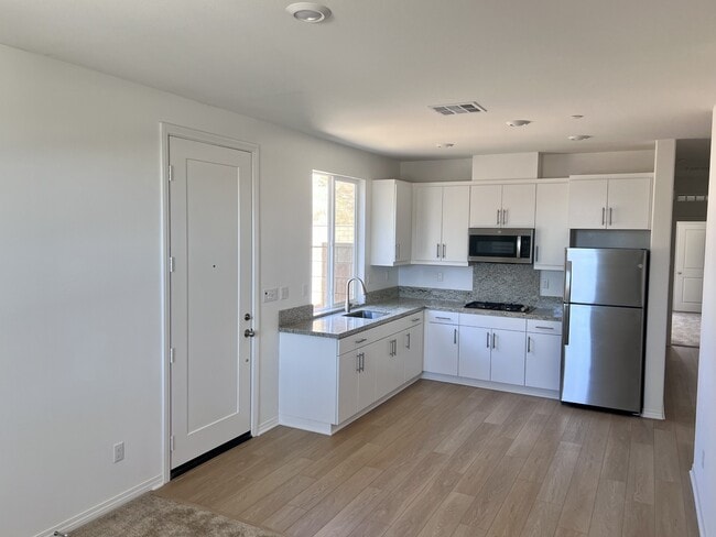 Building Photo - 30284 Truckee Cir