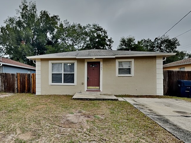 Building Photo - 3705 N 52nd St