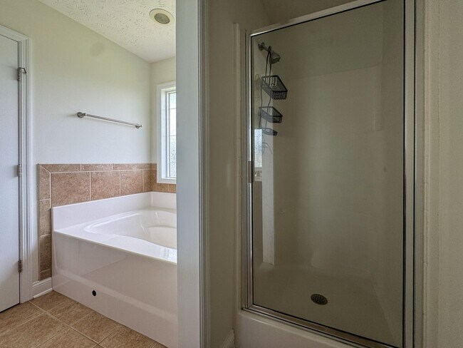 Building Photo - Charming 3 Bed 2 Bath Home in Fayetteville