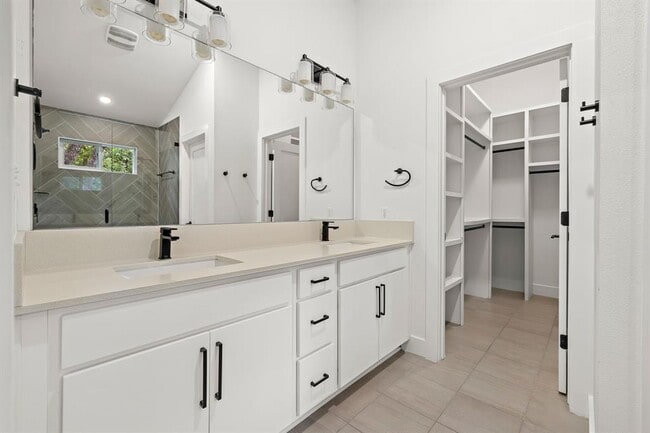 Building Photo - 4602 Mt Vernon Dr