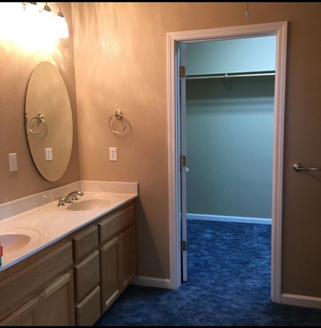 Building Photo - 427 Sea Cove Dr