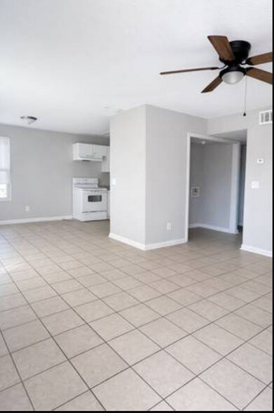 Building Photo - 1000 Transmitter Rd