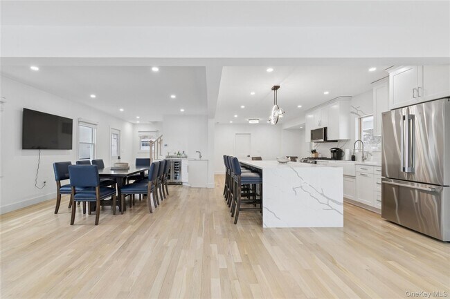 Building Photo - 10 Sagamore Rd