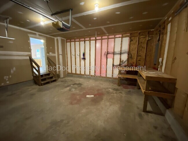 Building Photo - 9 Brown Cir