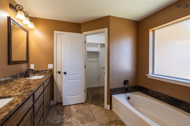 Building Photo - 6027 Laci Ln