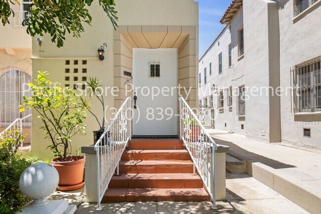 Building Photo - 107 N Mansfield Ave