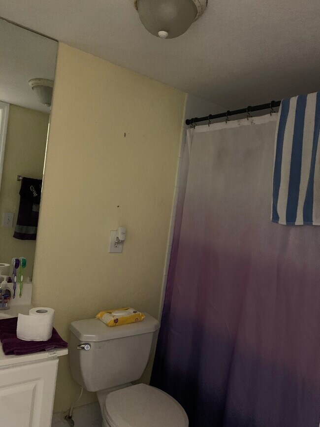 Building Photo - 8650 SW 109th Ave