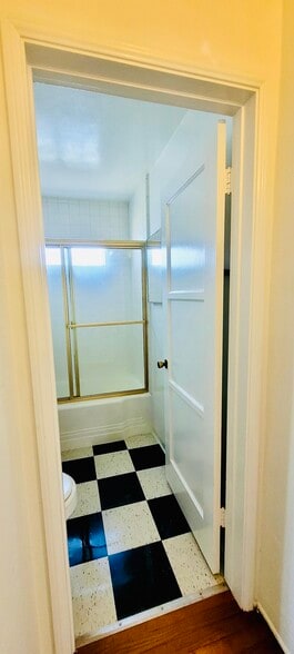 Building Photo - 4313 Mentone St