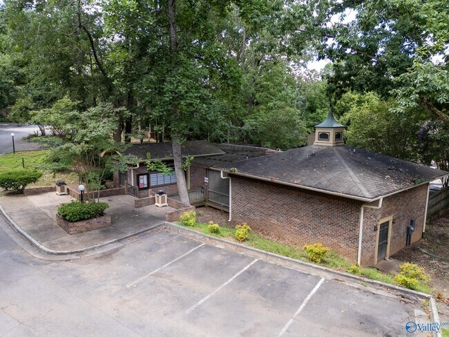 Building Photo - 2124 Greenwood Pl SW