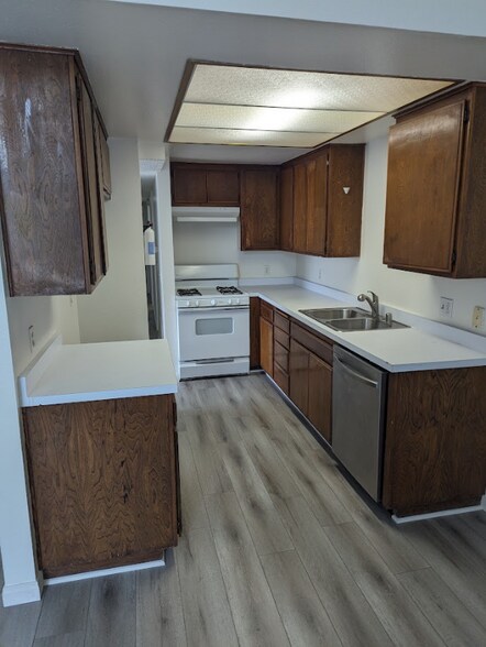 Building Photo - 1046 Canal St