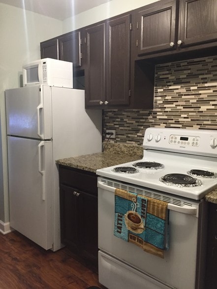 Building Photo - 200 N Dearborn St