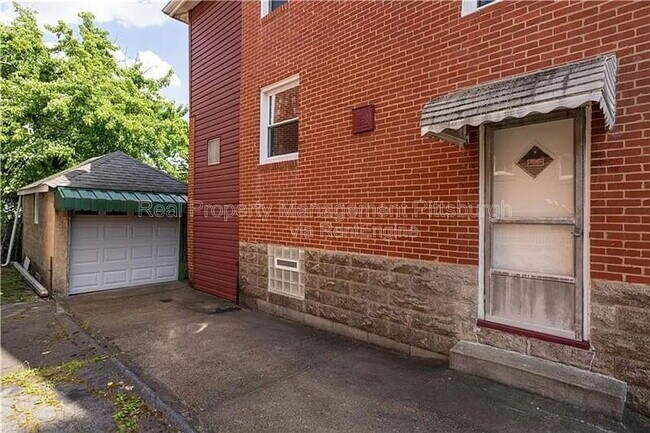 Building Photo - 5738 Melvin St