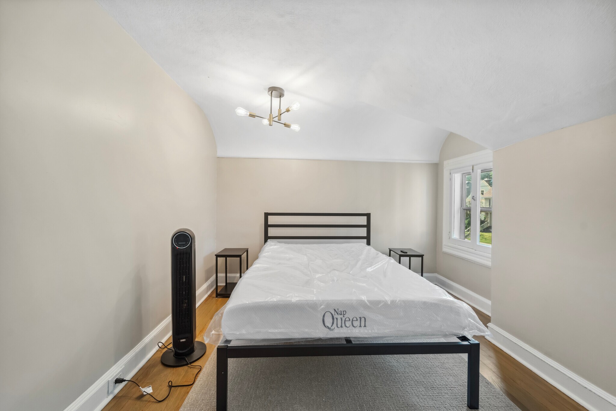 Building Photo - 95 Leroy St