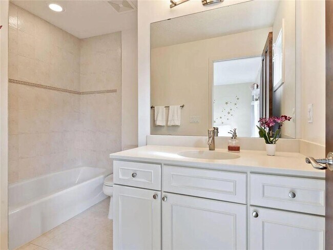 Building Photo - 6484 Ivy Way