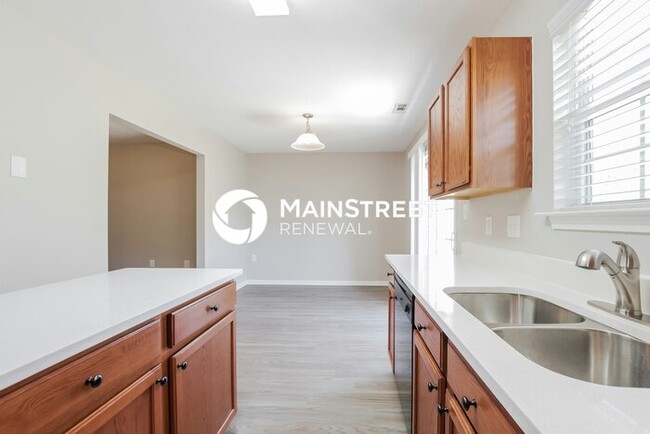 Building Photo - 6216 Summerour Place