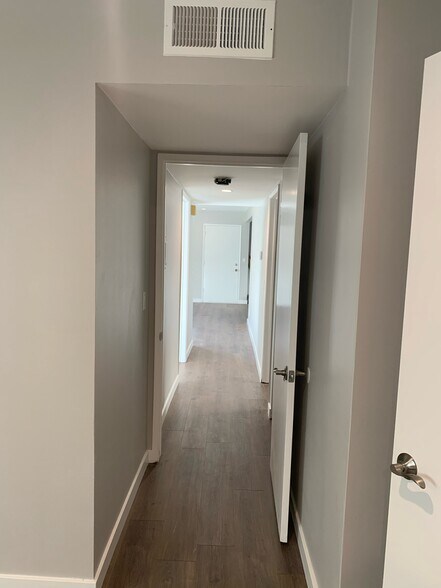 Hallway to Living Room - 419 California St