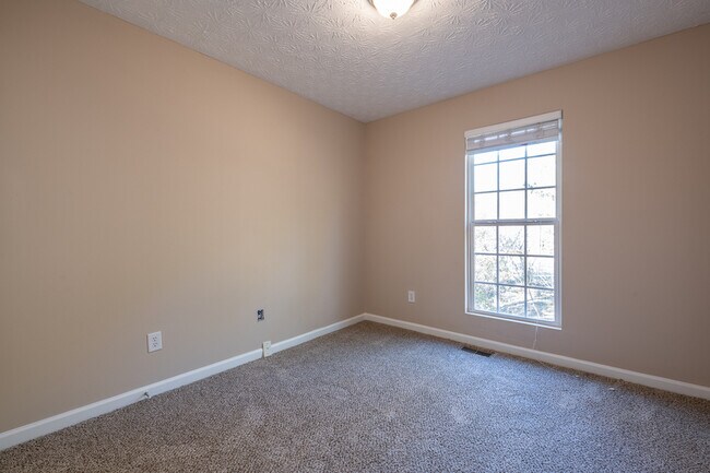 Building Photo - 6246 Redan Overlook