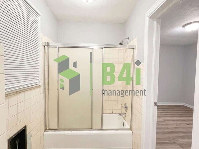 Building Photo - 355 Liberty Ave