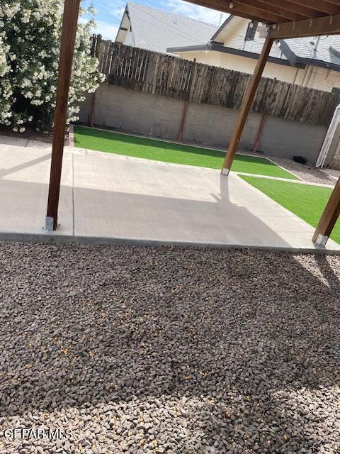 Building Photo - 3025 E Missouri Ave