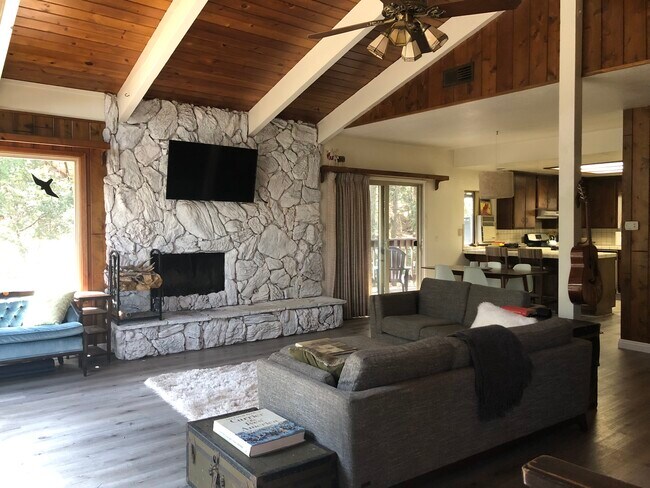 Building Photo - 24543 Albrun Dr