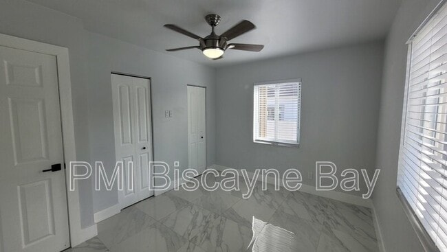 Building Photo - 7380 SW 35th St