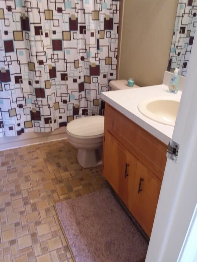 Building Photo - 2 bedroom 2 1/2 bath townhome in Arlington