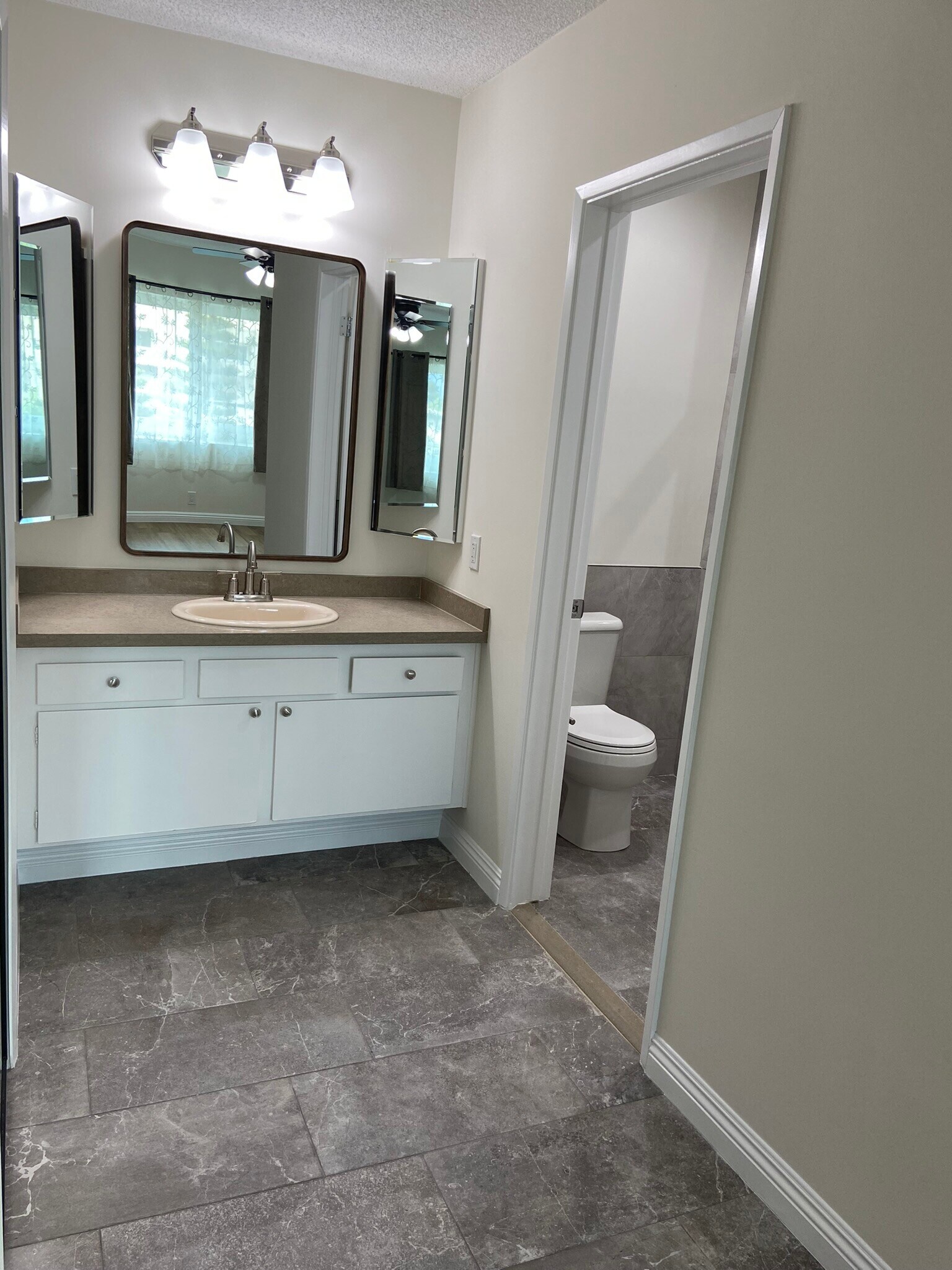 Dressin Area o Bathroom #2 - 1161 W Duarte Rd