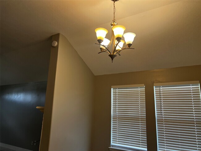 Building Photo - 6706 Portlick Dr