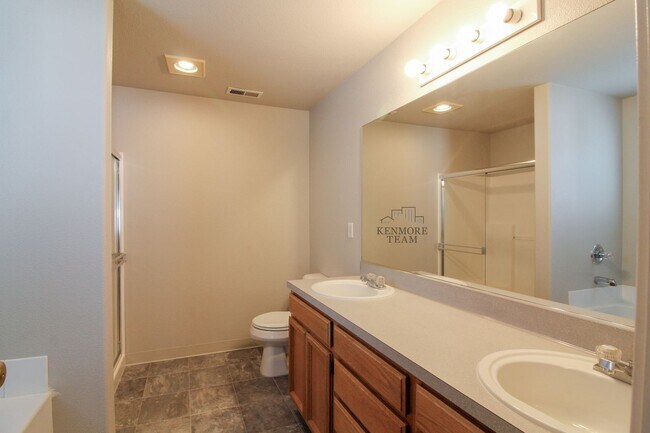 Building Photo - 7611 Pender Dr