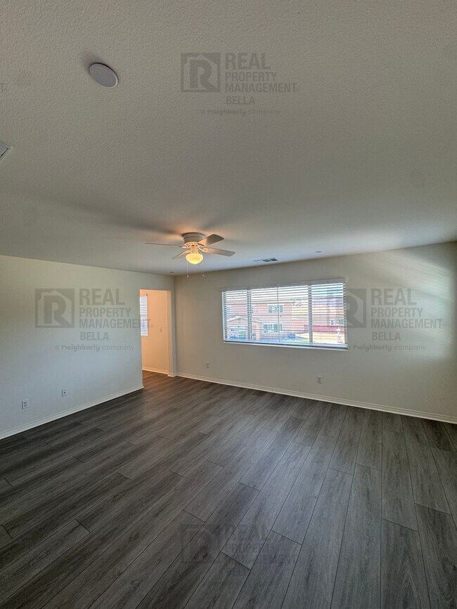 Building Photo - Cul-De-Sac Home in Heritage Lake Featuring Downstairs Bedroom & Bath + Loft