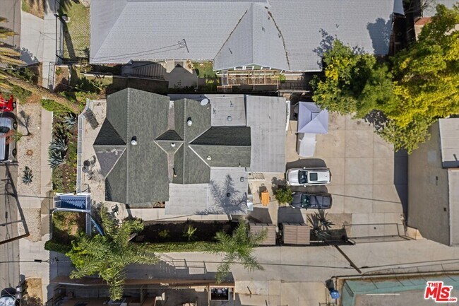 Building Photo - 318 Parkman Ave