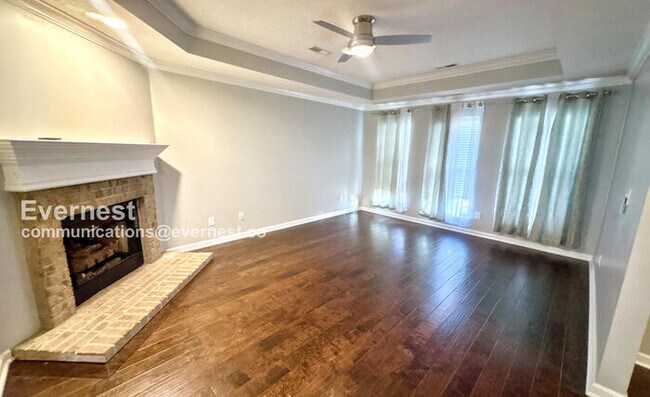 Building Photo - Charming 3-Bedroom Home with Garage / Pet-...