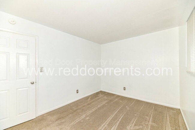 Building Photo - 5361 E Burgess Ave