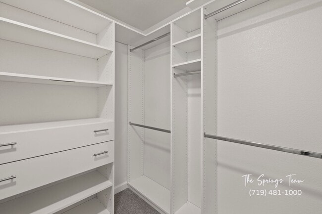 Building Photo - SPECTACULARLY HUGE 6BD HOME with PANORAMIC MOUNTAIN VIEWS - Security Deposit Waiver Available