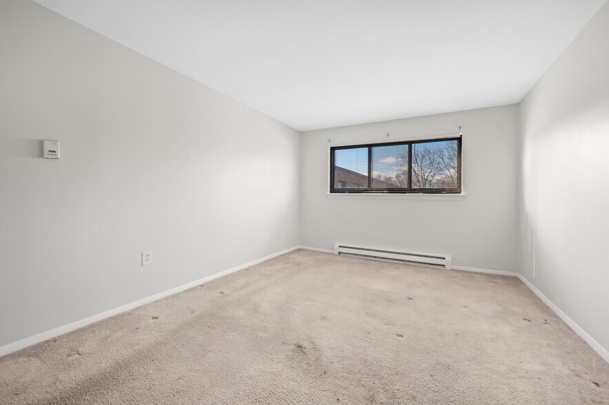 Building Photo - 43 Olcott Dr