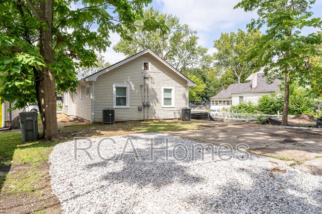 Building Photo - 1425 N Olney St