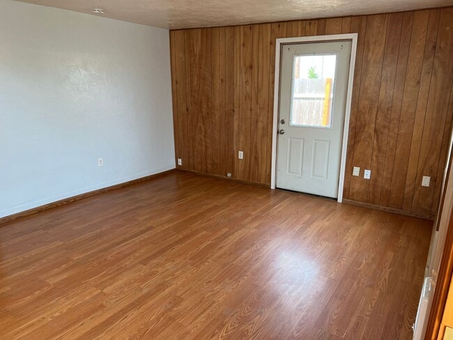 Building Photo - One bedroom apartment in Eugene!