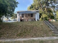 Building Photo - 830 E Rogers Ave