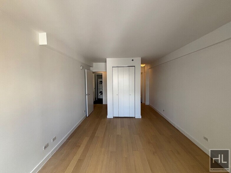 Building Photo - East 39th Street