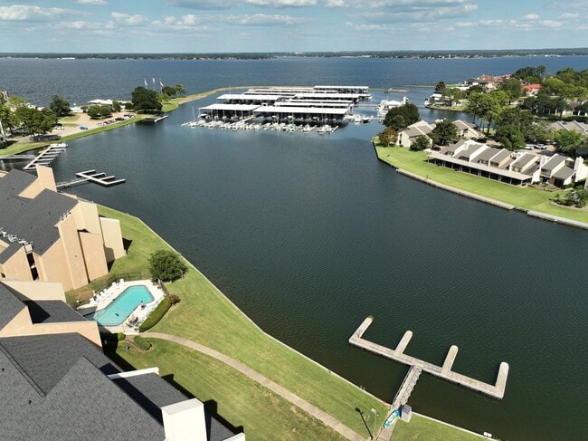Building Photo - 12600 Melville Dr
