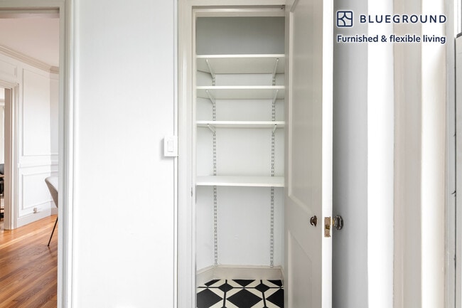 Building Photo - 1284 Beacon St