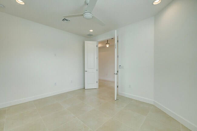 Building Photo - 11886 SW Poseidon Way