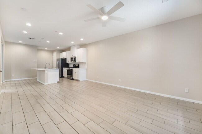 Building Photo - 3 Bedroom Townhome for Rent in Cadence Henderson | Solar Home | Master-Planned Community Near Las...