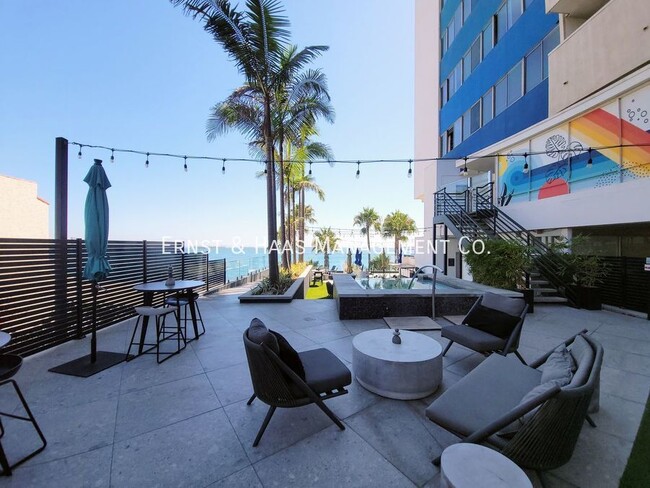 Building Photo - Stunning Ocean View Condo, Luxury Living i...